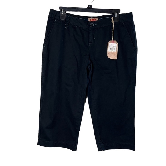 NWT No Boundaries Junior’s Button Capris - Picture 1 of 5